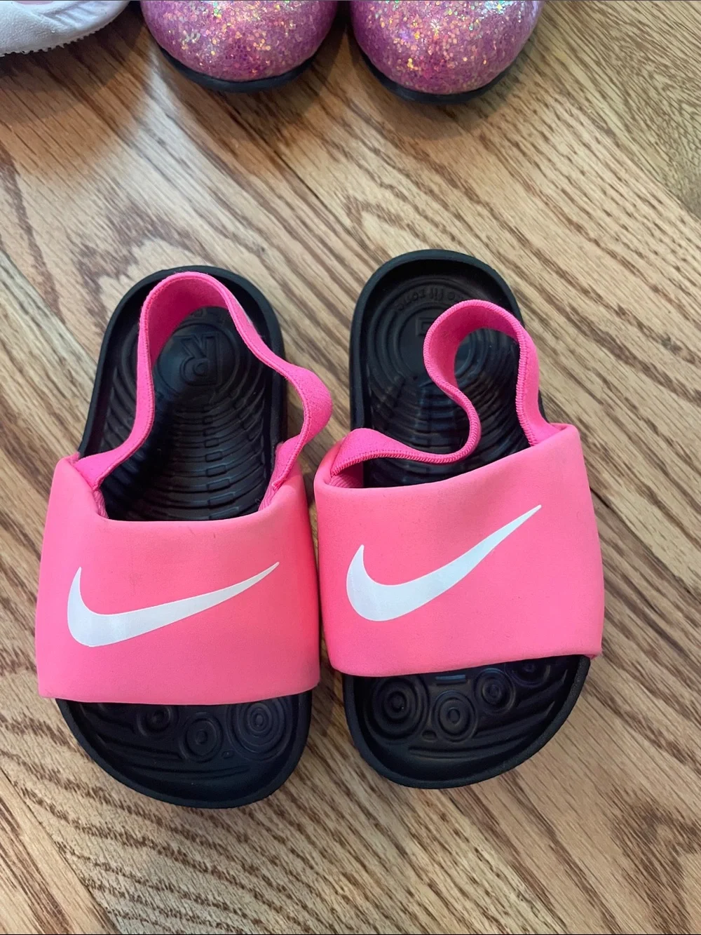 Skechers lot shoes